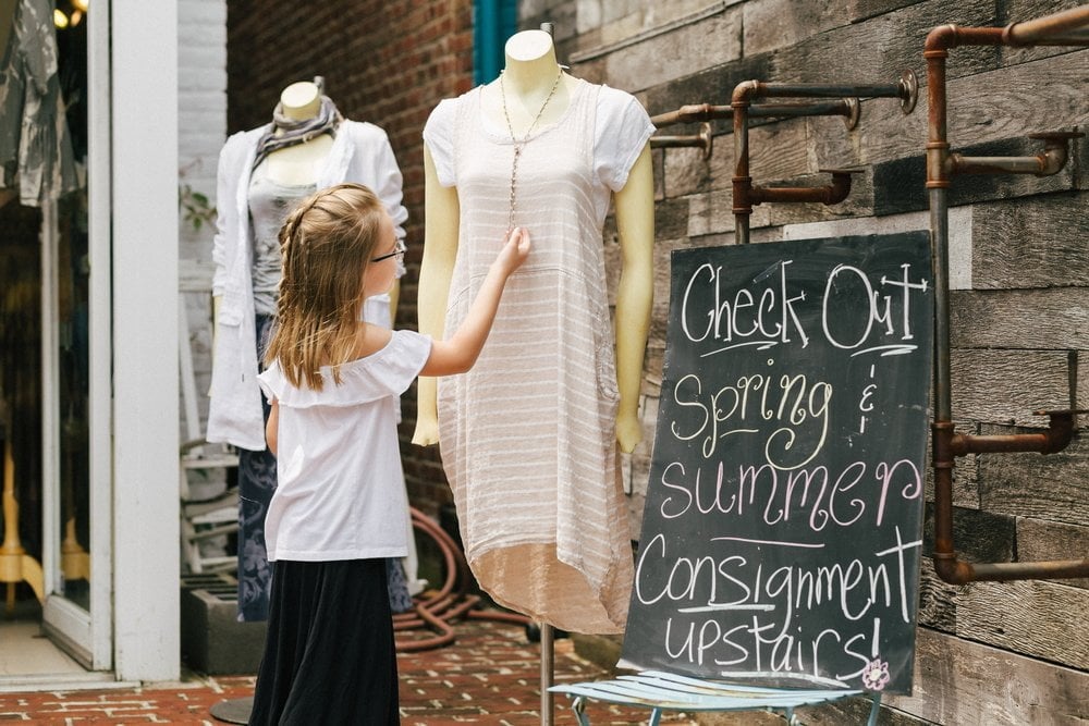 Independent Retailers in Canada Struggle for Survival