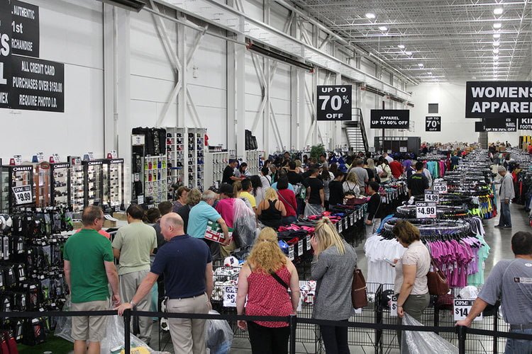 7 Things to Consider When Choosing a Warehouse Sale Facilitator