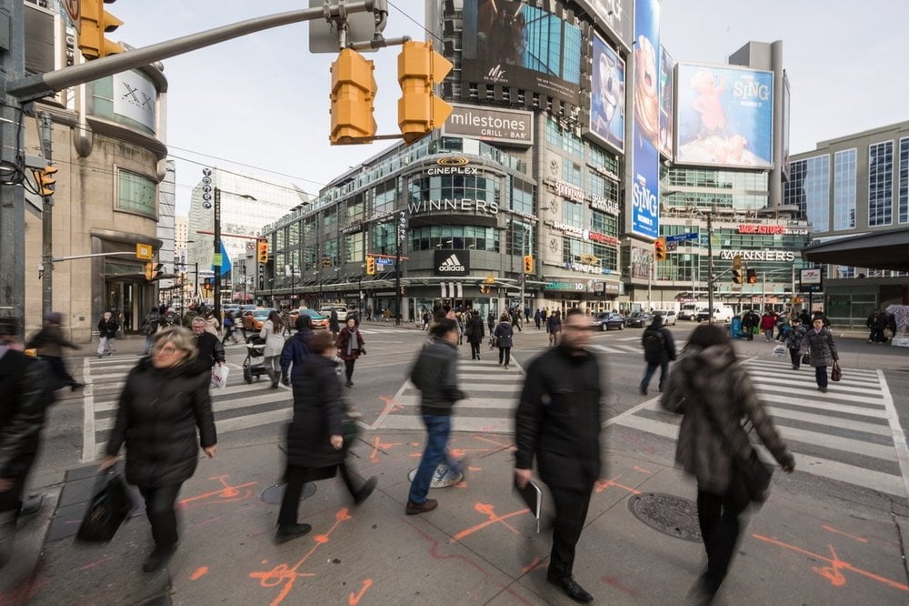 How Canadian Retailers Can Utilize Mobile & Social Channels to Boost Footfall and Revenue