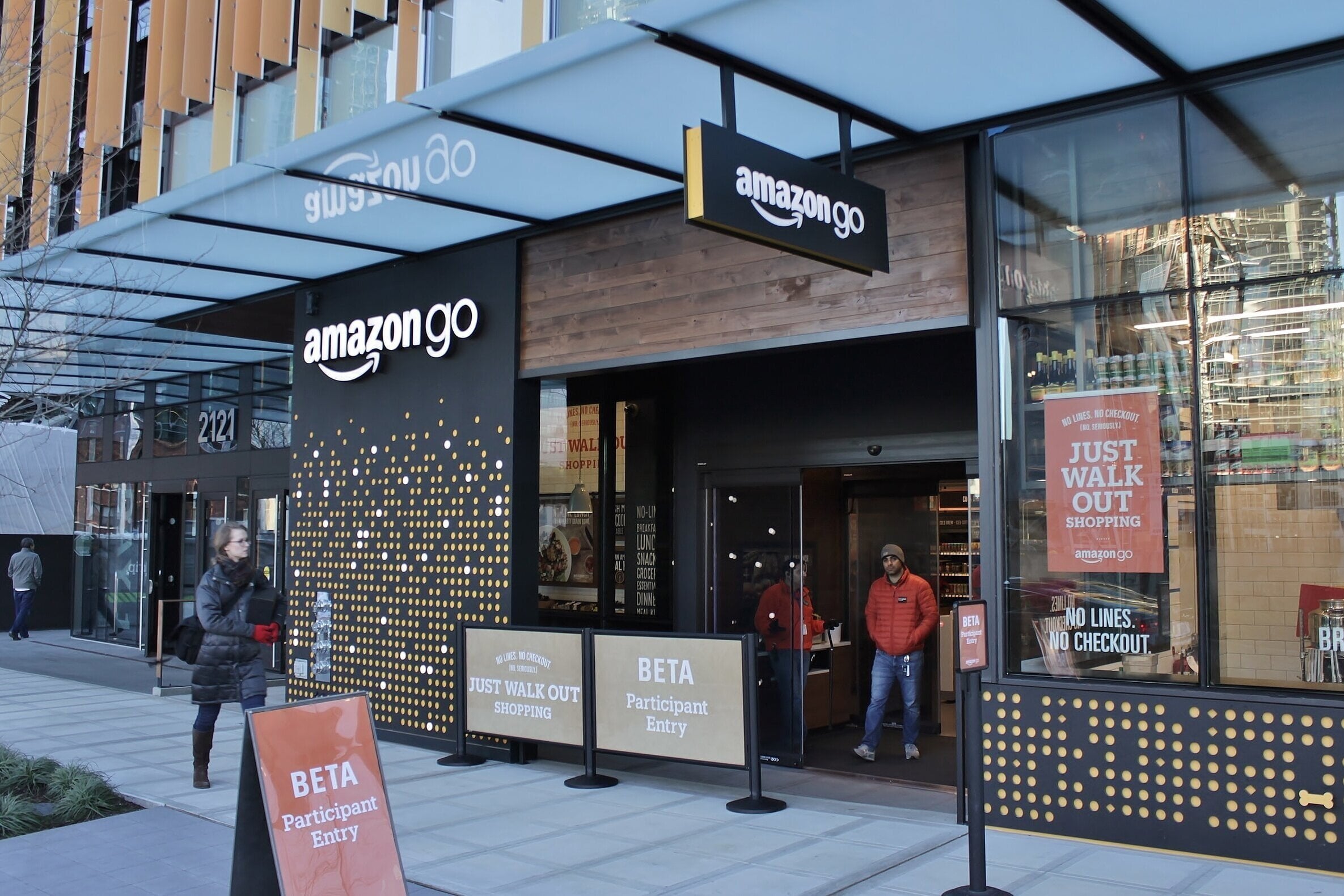 Physical Stores, Multi-Channel and AI will be Critical to the Future of Retail in Canada