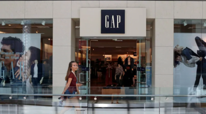 exterior-gap-store-canada