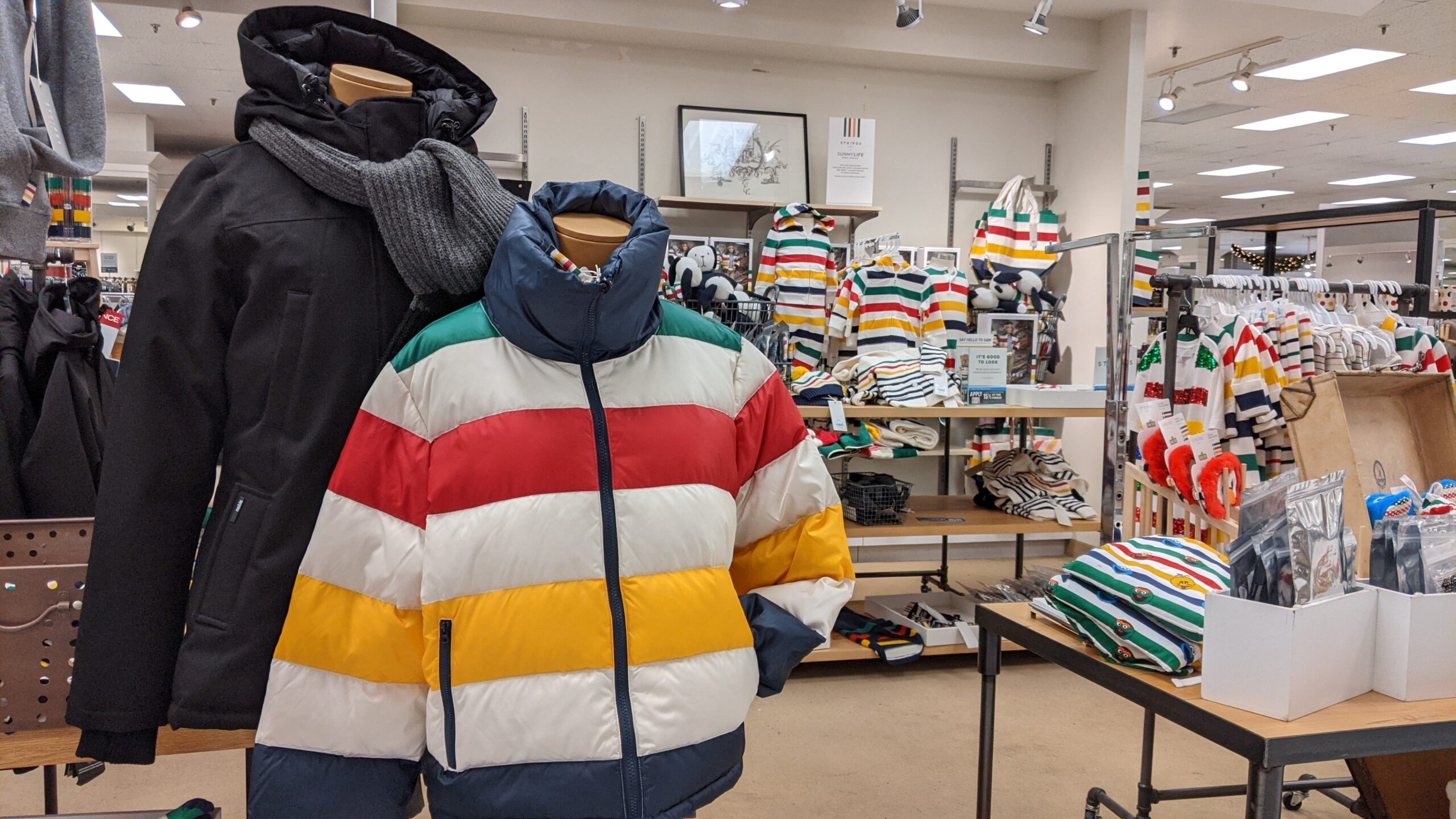 Hudsons Bay West Edmonton Mal
