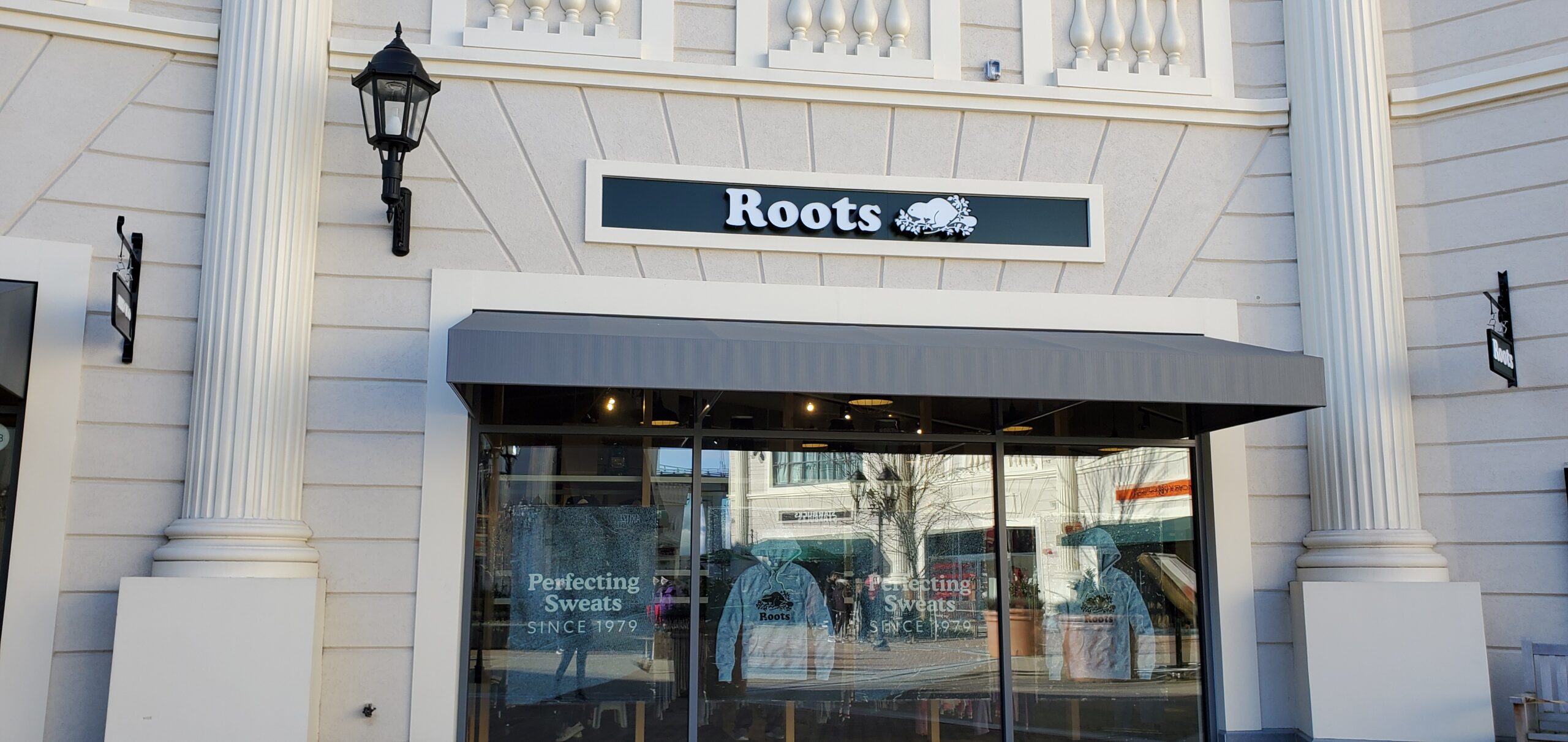 Roots at McArthur Glen.