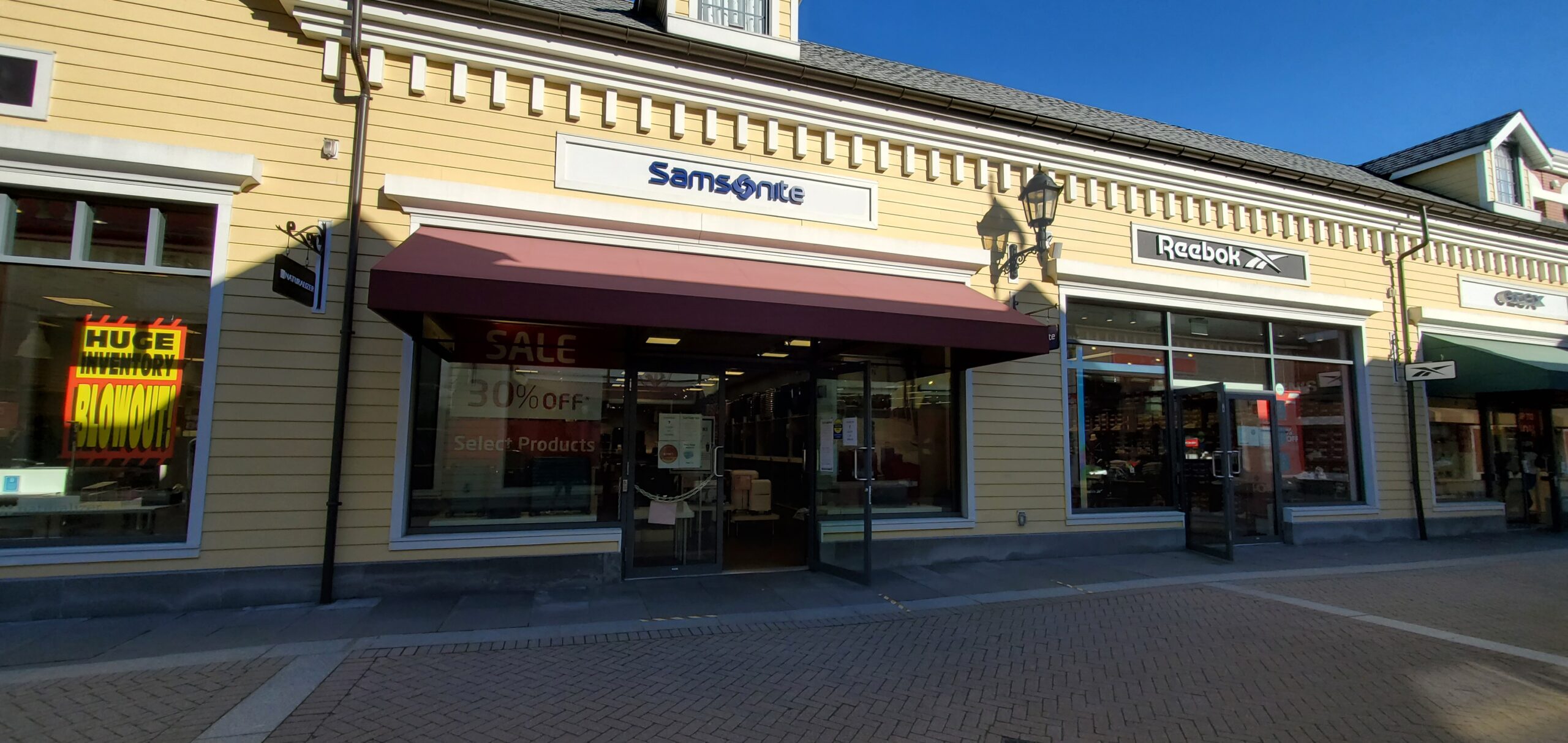 Samsonite at McArthur Glen Vancouver.