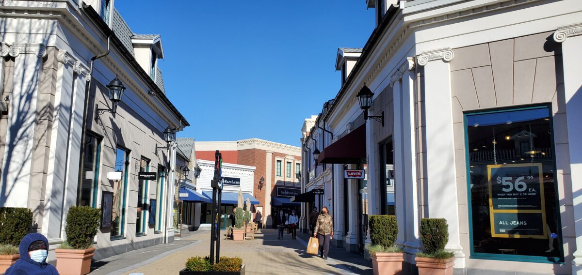 Phase One walkway at McArthur Glen Vancouver