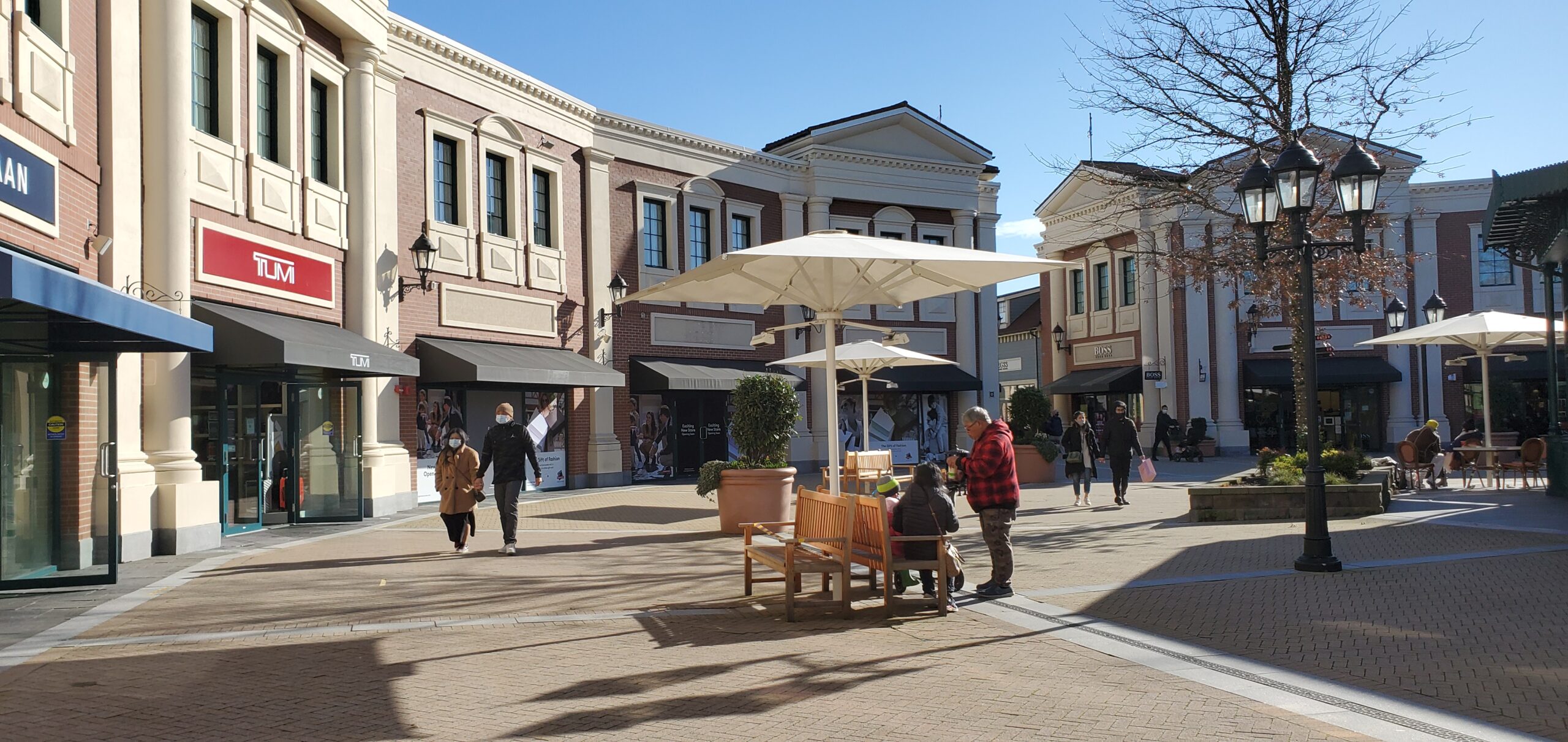 TUMI in Large Plaza in the middle at McArthur Glen Vancouver