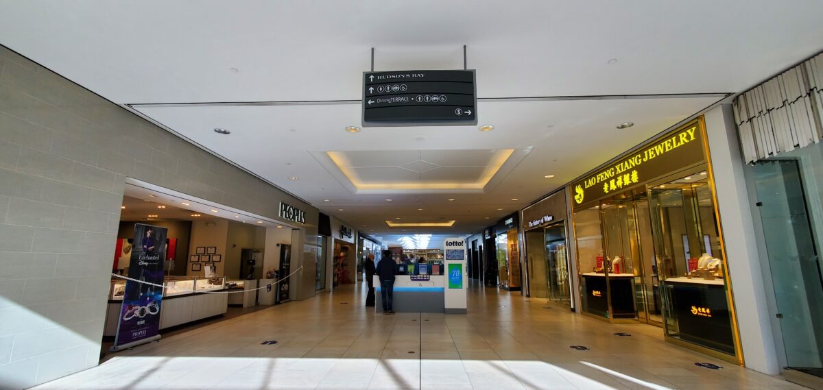 Richmond Centre corridor between Peoples Jewelers and Lao Feng Xiang Jewelry.