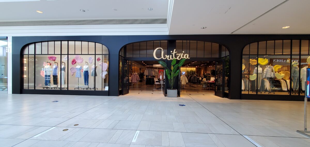Aritzia at CF Richmond Centre.