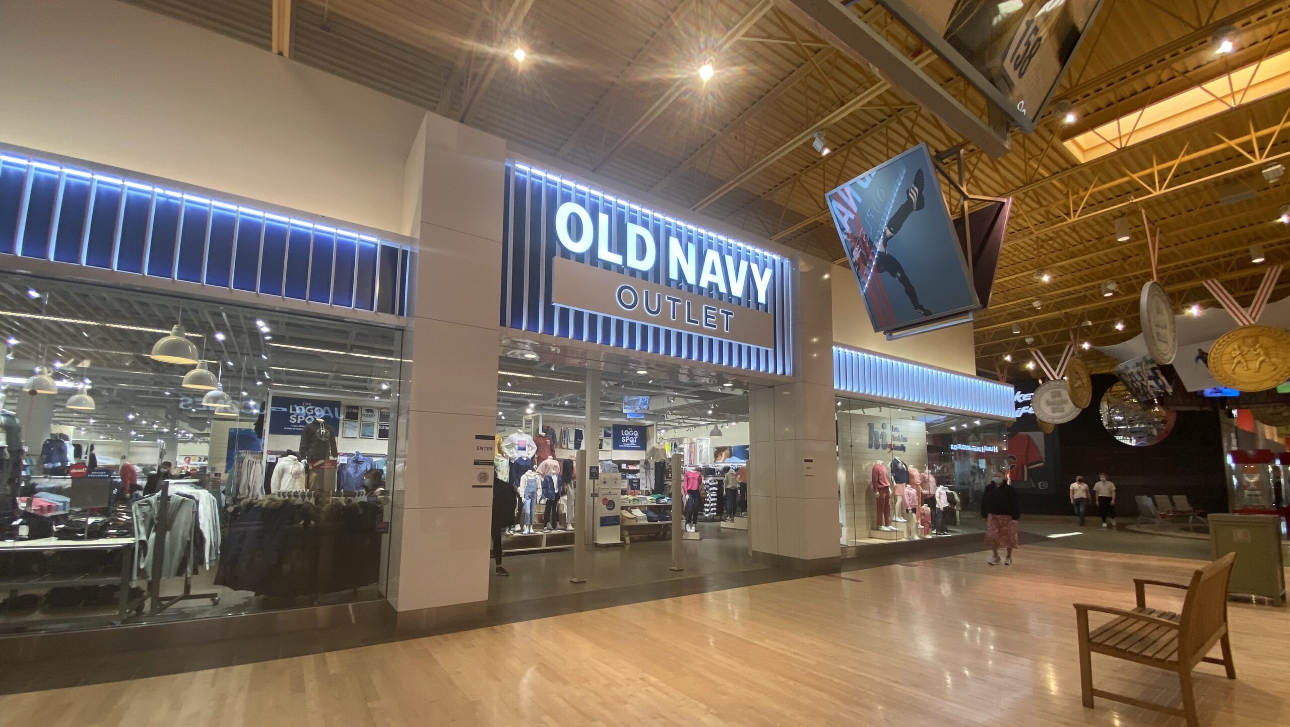 Old Navy Outlet at CrossIron Mills