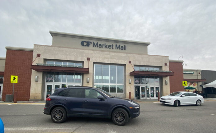 MarketMall-Calgary-8May2021-1563 Exterior Signage for CF Market Mall