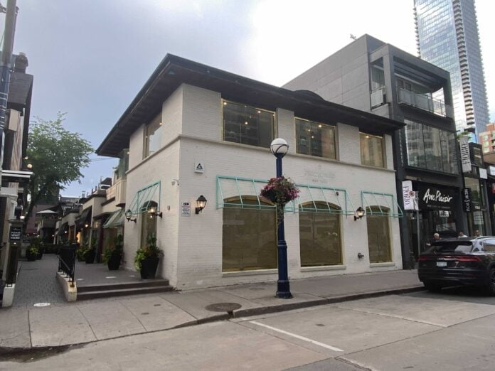 Kate-Spade-Store-Closed-138-Cumberland-Street-Toronto