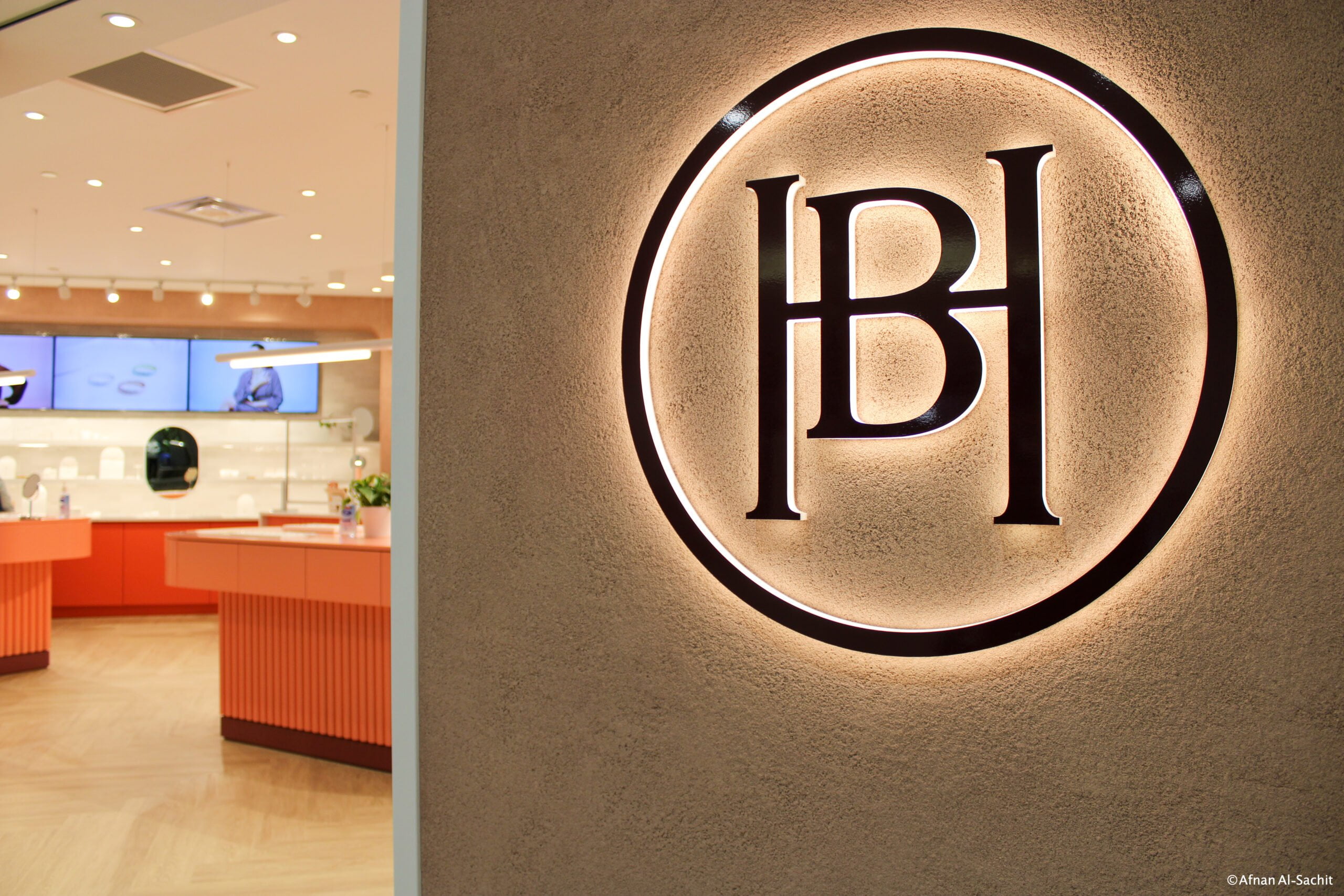 Hillberg & Berk Debuts New Store Design with Calgary Southcentre Location