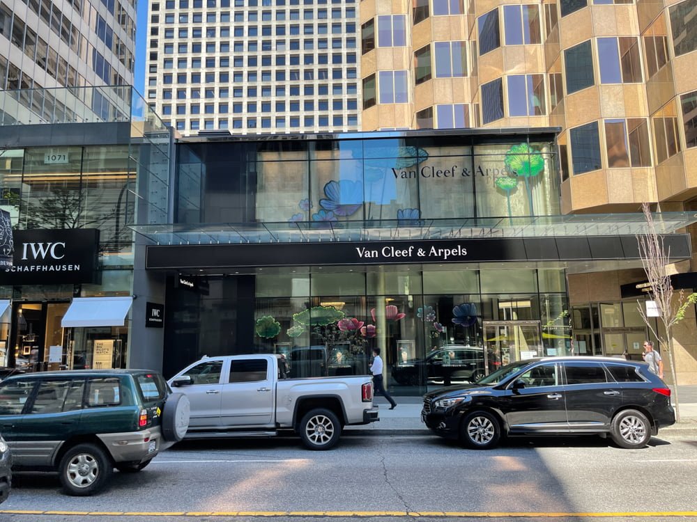 Van Cleef & Arpels on Alberni Street in Vancouver (June 2021)