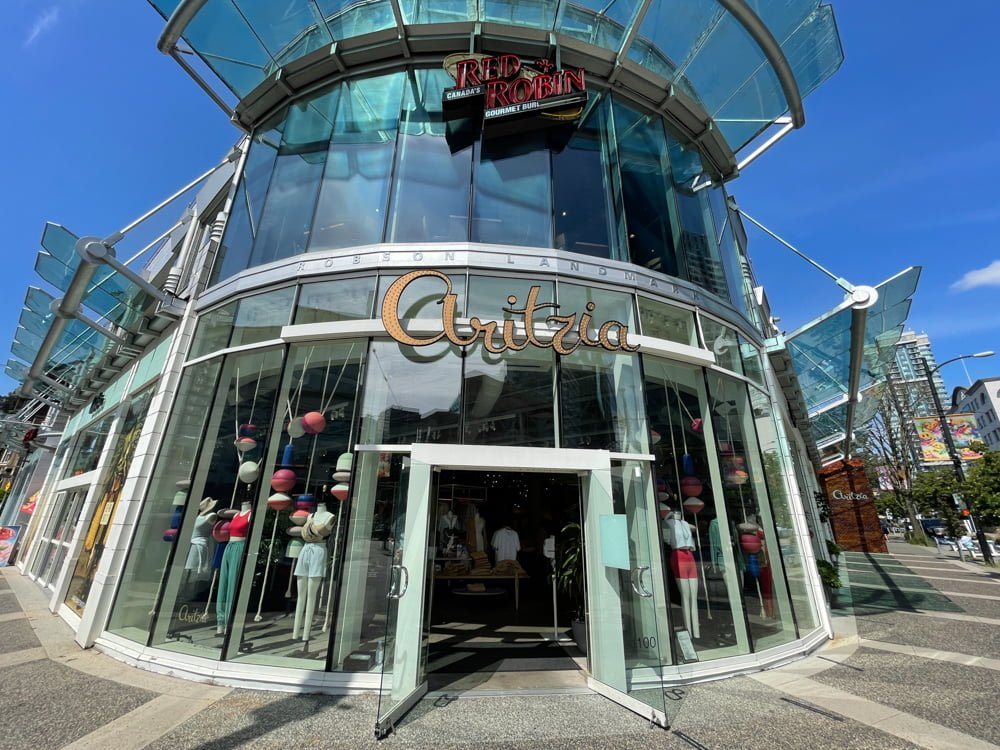 Aritzia on Robson Street at Thurlow Street
