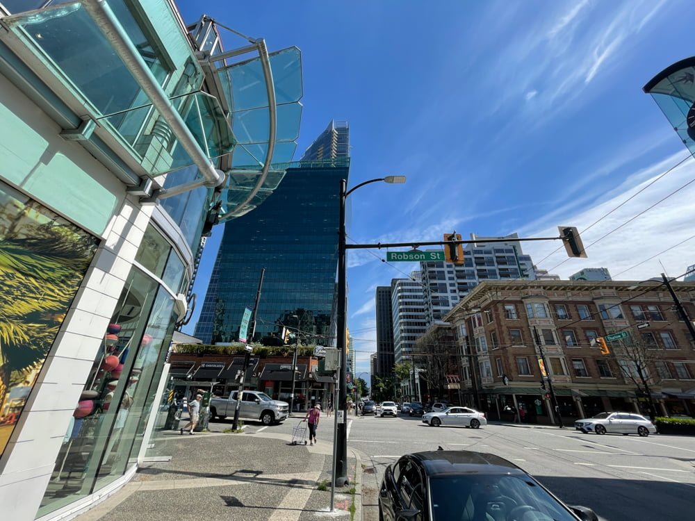 Robson Street at Aritzia (June 2021)