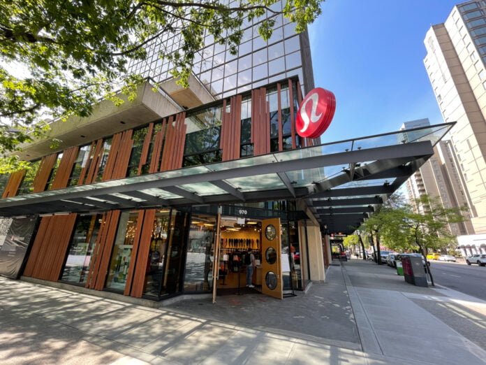 Lululemon on Robson Street in Vancouver (June 2021)
