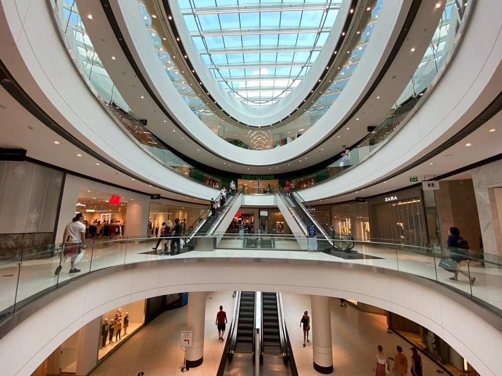 Interior CF Rideau Centre (August 2021)