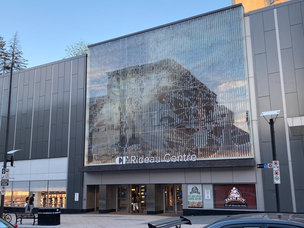 Exterior of CF Rideau Centre (Aug 2021)