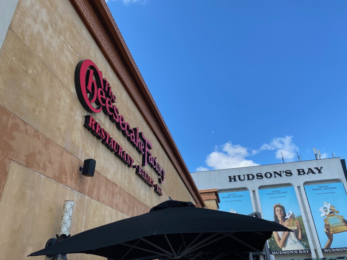 Cheesecake Factory at Yorkdale Shopping Centre