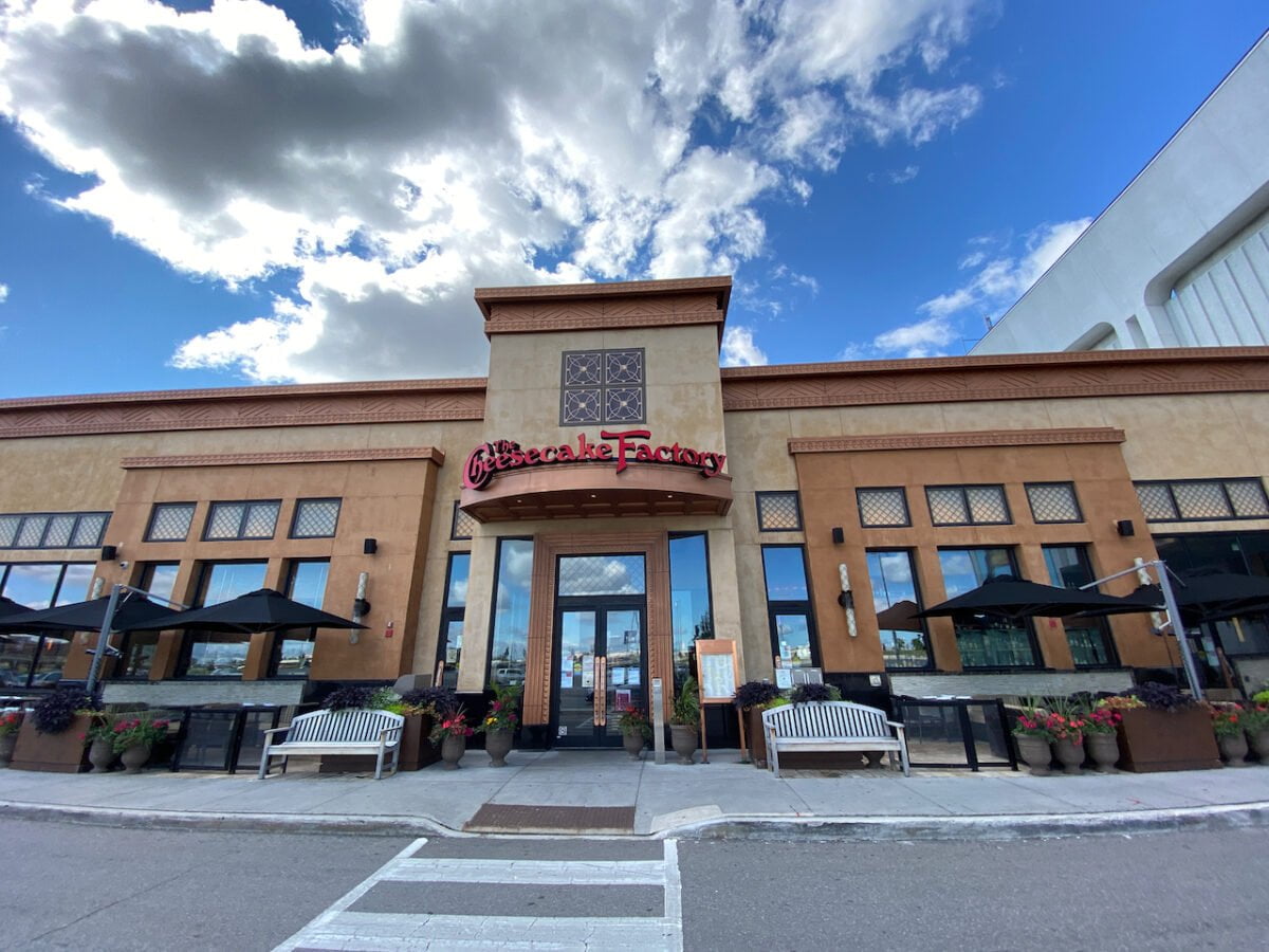 Cheesecake Factory at Yorkdale Shopping Centre