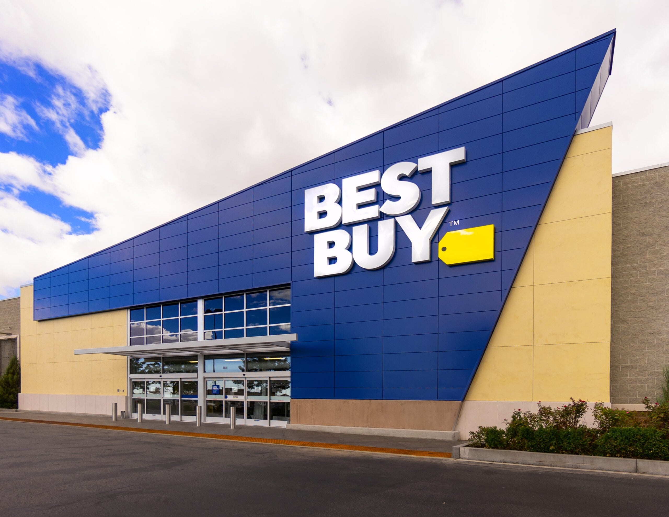 Best Buy Canada Sales Decline as Express Expansion Matures