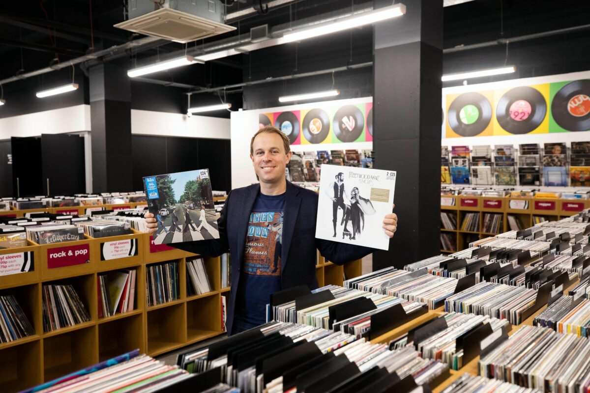Doug Putman (HMV) 