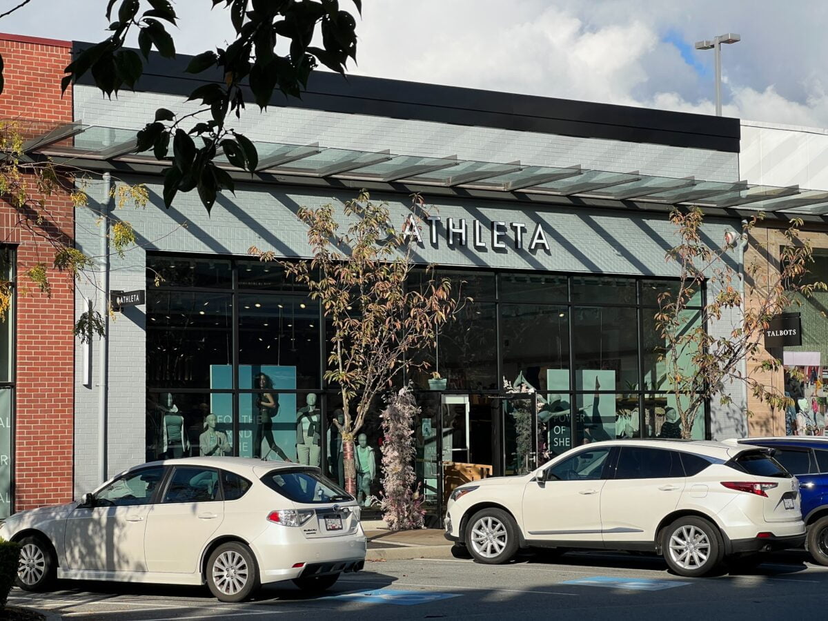 Athleta at Park Royal Shopping Centre in West Vancouver, BC (October 2021)