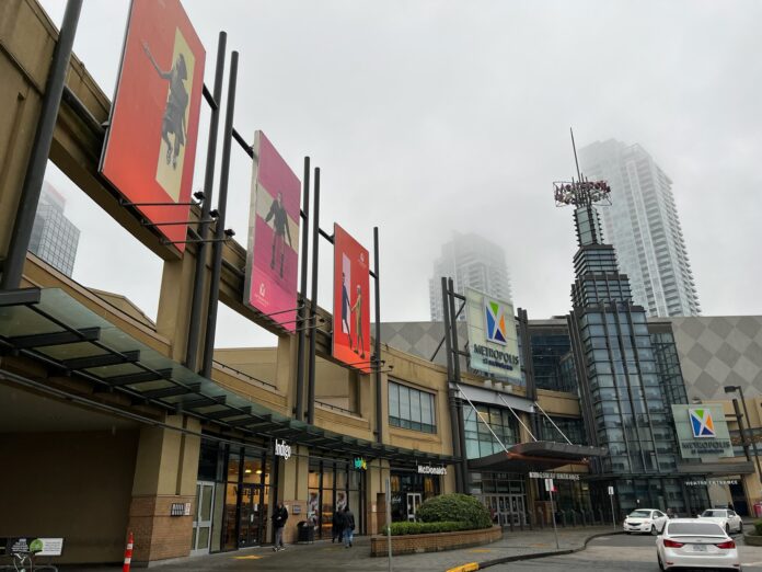 Metropolis at Metrotown main entrance (December 2021). Photo: Lee Rivett. Metropolis at Metrotown main entrance (December 2021). Photo: Lee Rivett.