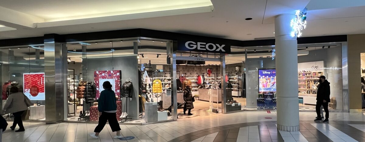 GEOX at Metropolis at Metrotown main entrance (December 2021). Photo: Lee Rivett.