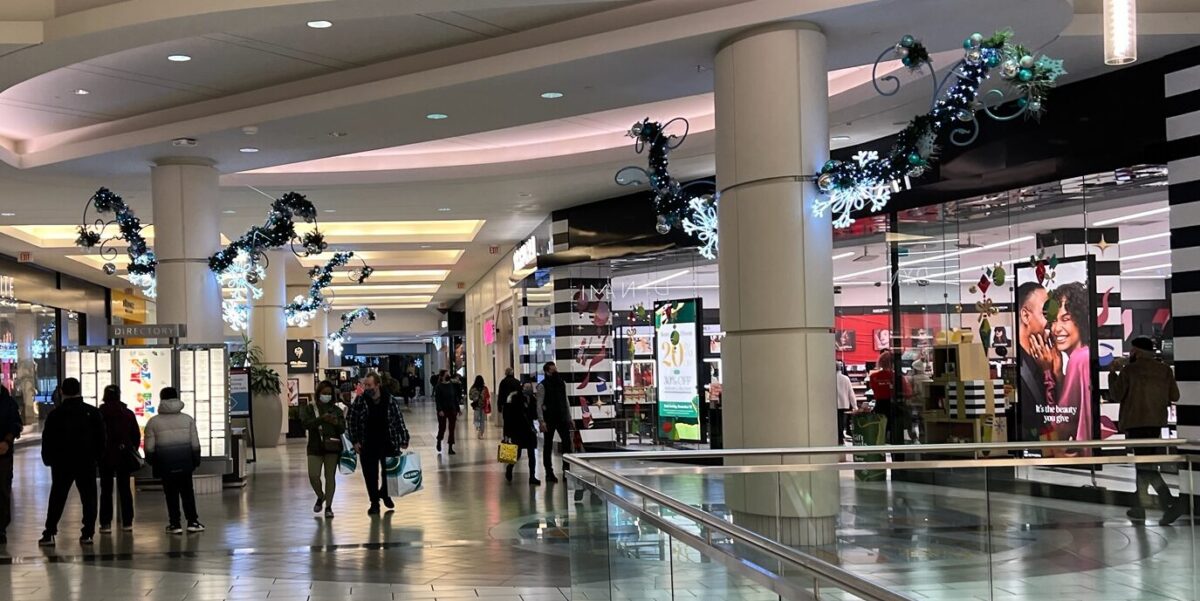 Grand Court at Metropolis at Metrotown main entrance (December 2021). Photo: Lee Rivett.