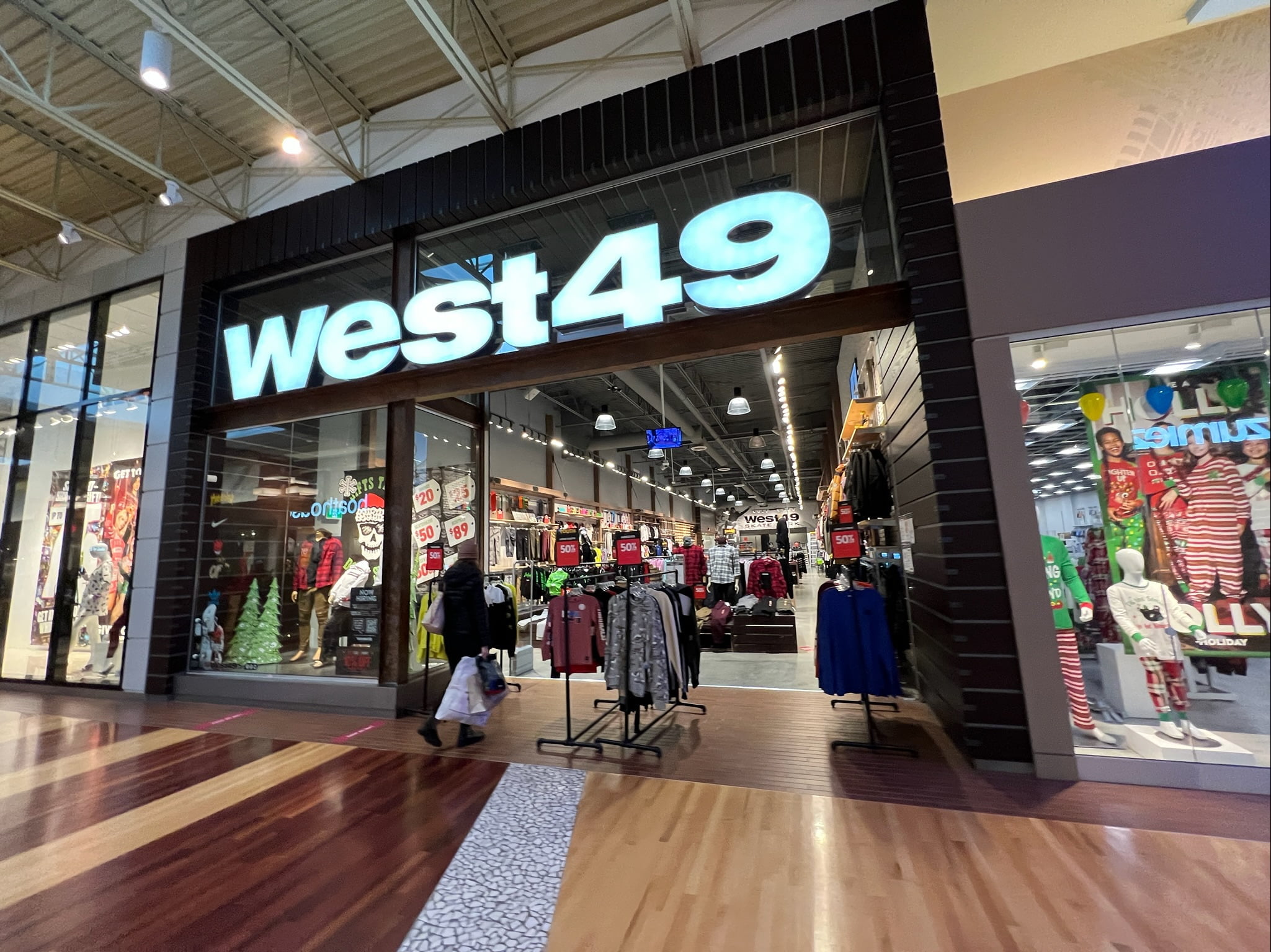West 49 at Tsawwassen Mills in Delta, BC (December 2021). Photo: Lee Rivett.