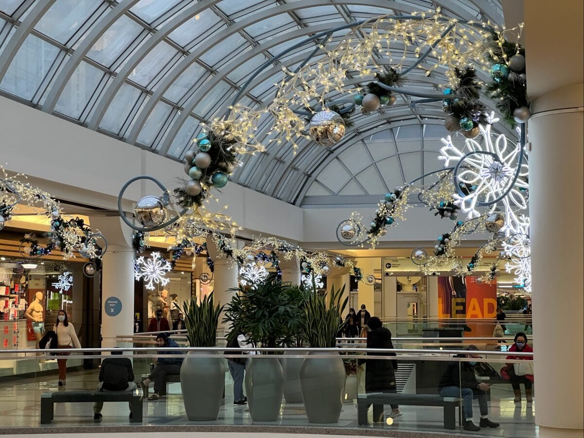 Metropolis at Metrotown main entrance (December 2021). Photo: Lee Rivett.