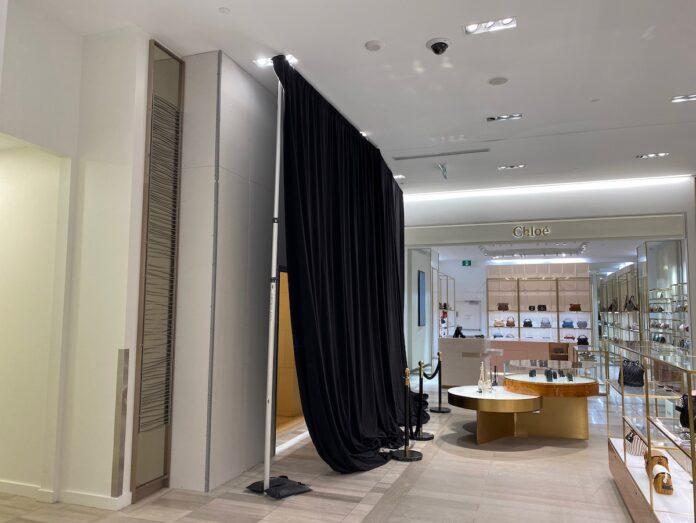 Shuttered Louis Vuitton at Saks Fifth Avenue Queen Street on January 3rd, 2022 Shuttered Louis Vuitton at Saks Fifth Avenue Queen Street on January 3rd, 2022