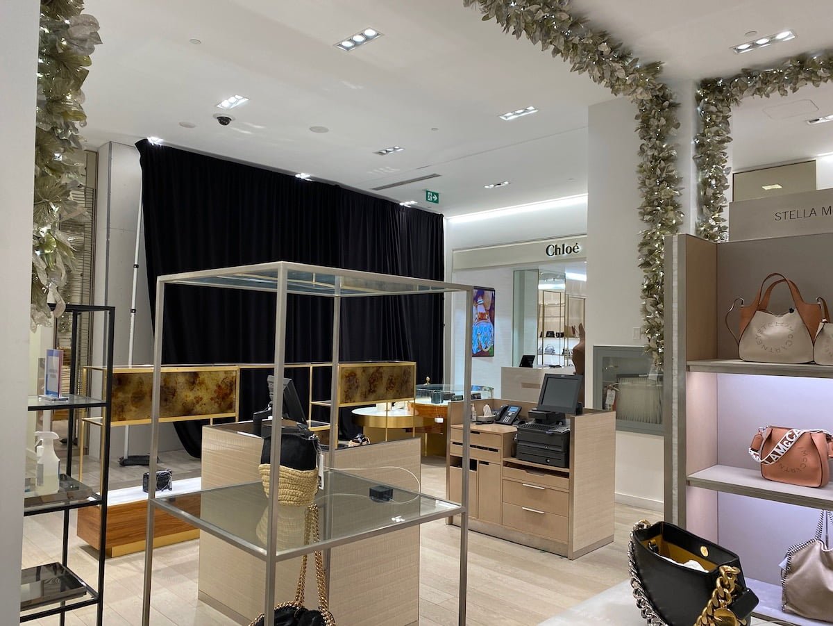 Shuttered Louis Vuitton at Saks Fifth Avenue Queen Street on January 3rd, 2022