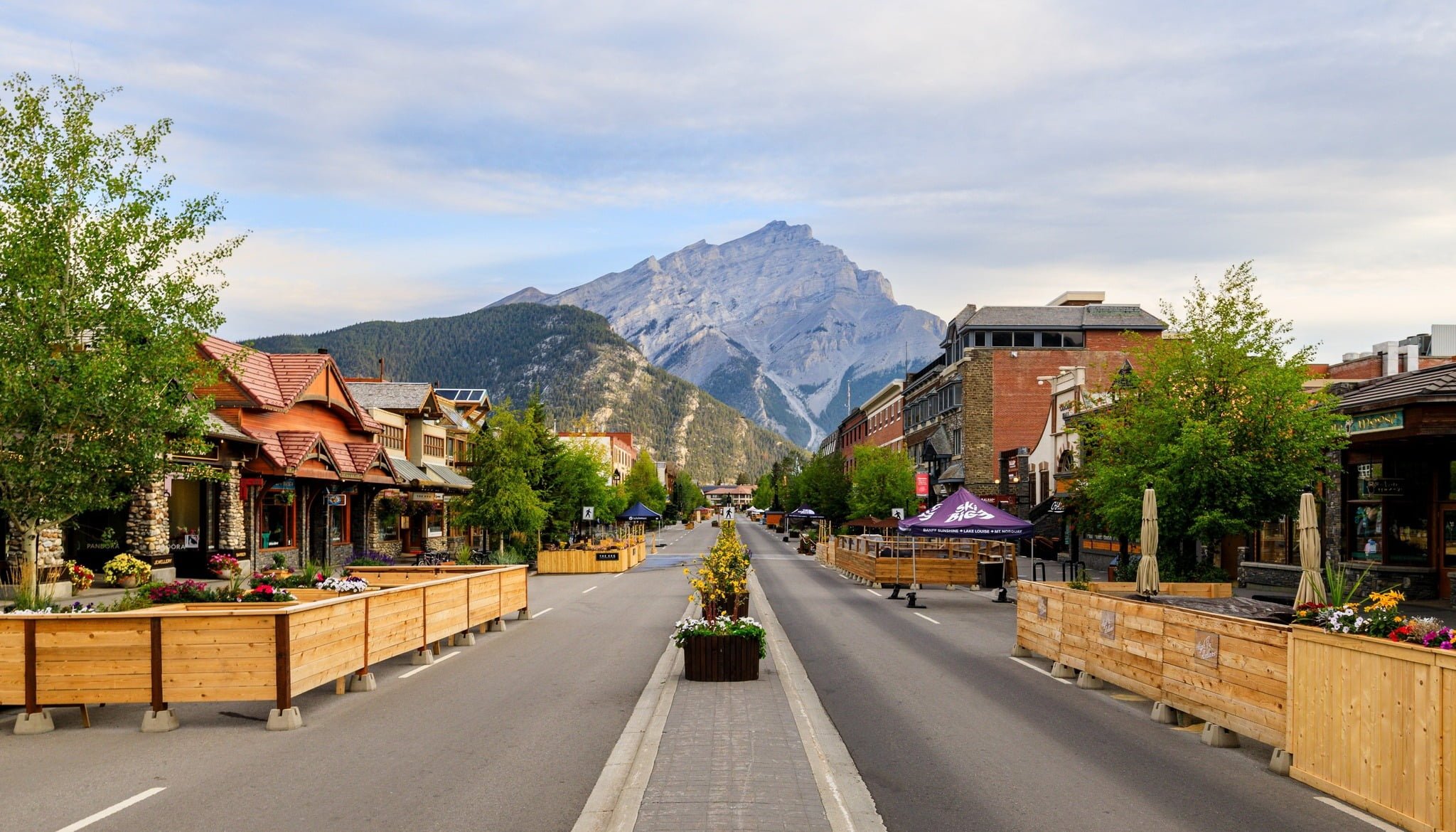 Banff to See Retail Fundamentals Improve as Canadian and International Tourists Return this Summer: Experts