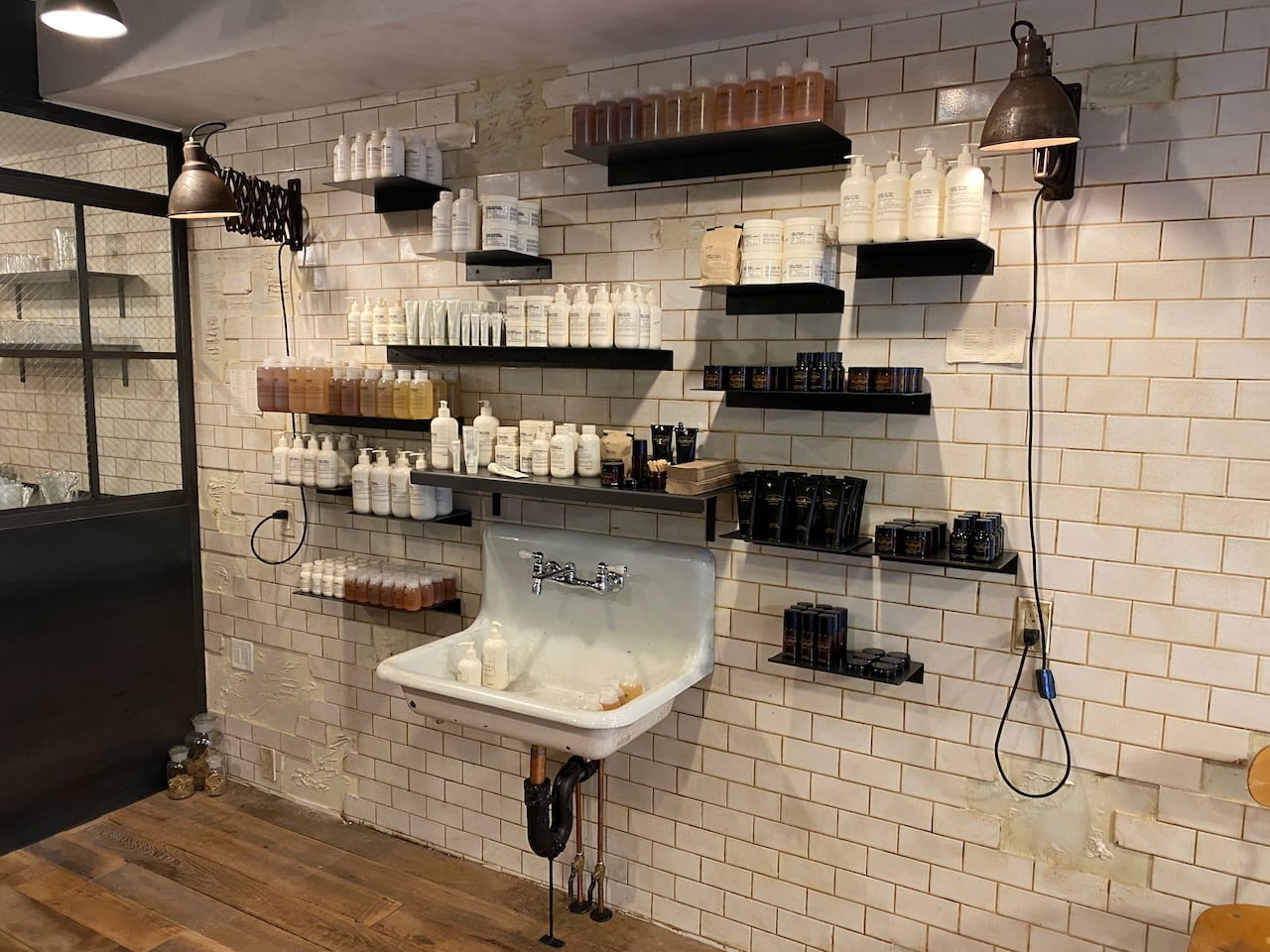 Le Labo Opens ‘Rustic’ Storefront in Toronto’s Yorkville Area [Photos]