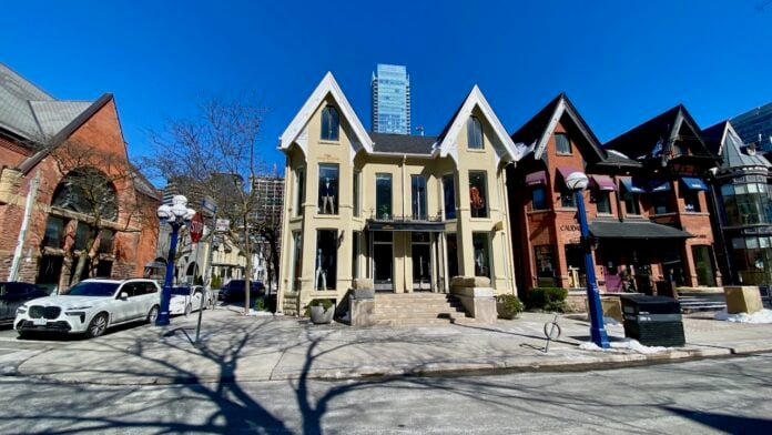 Rodd & Gunn Yorkville