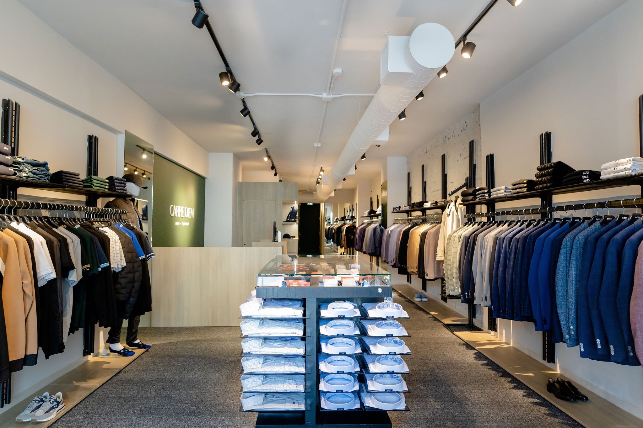 Mastering the Art of Retail: Unveiling Merchandising Opportunities Across In-Store and Online Realms