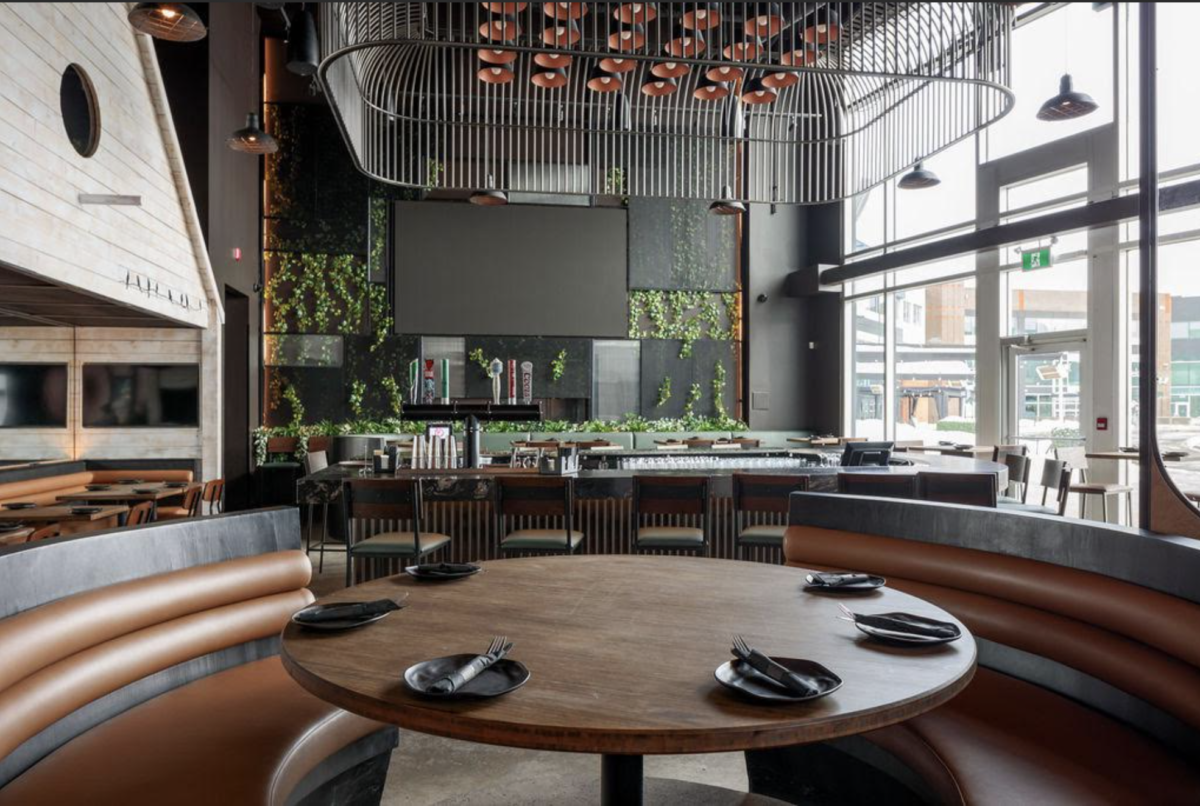 Photo: Birdhouse Wingerie & Bar
