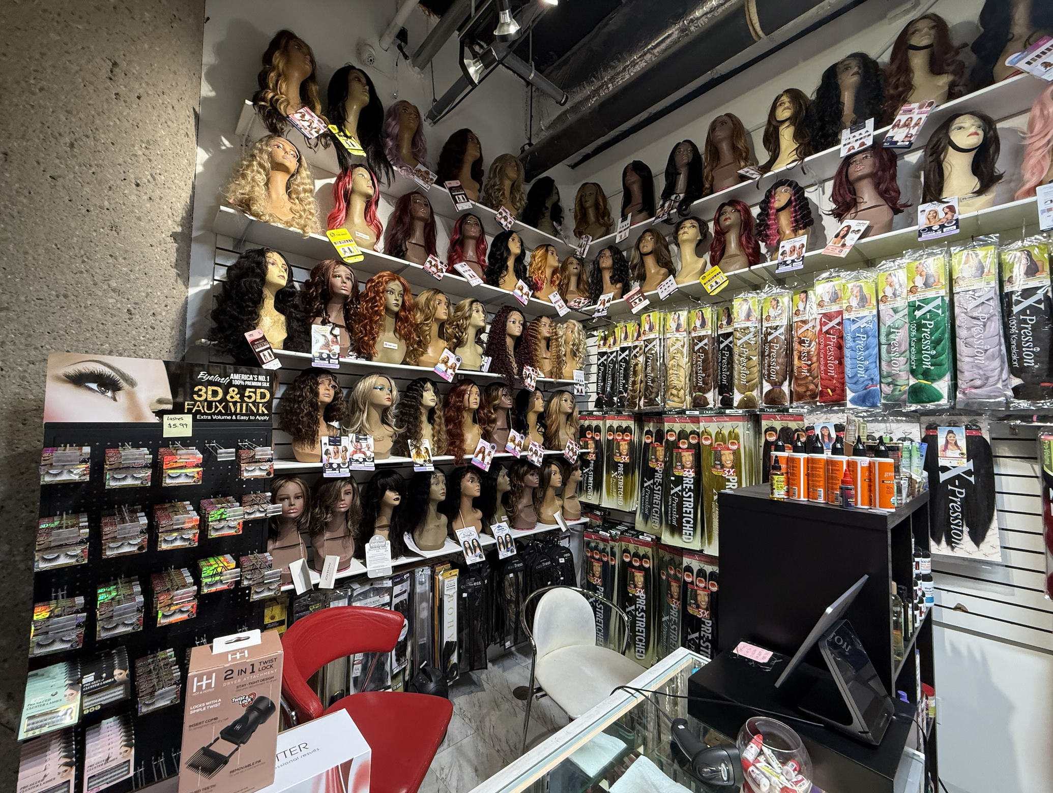 House of Braids, Midtown Plaza, Saskatoon. Photo: Mario Toneguzzi