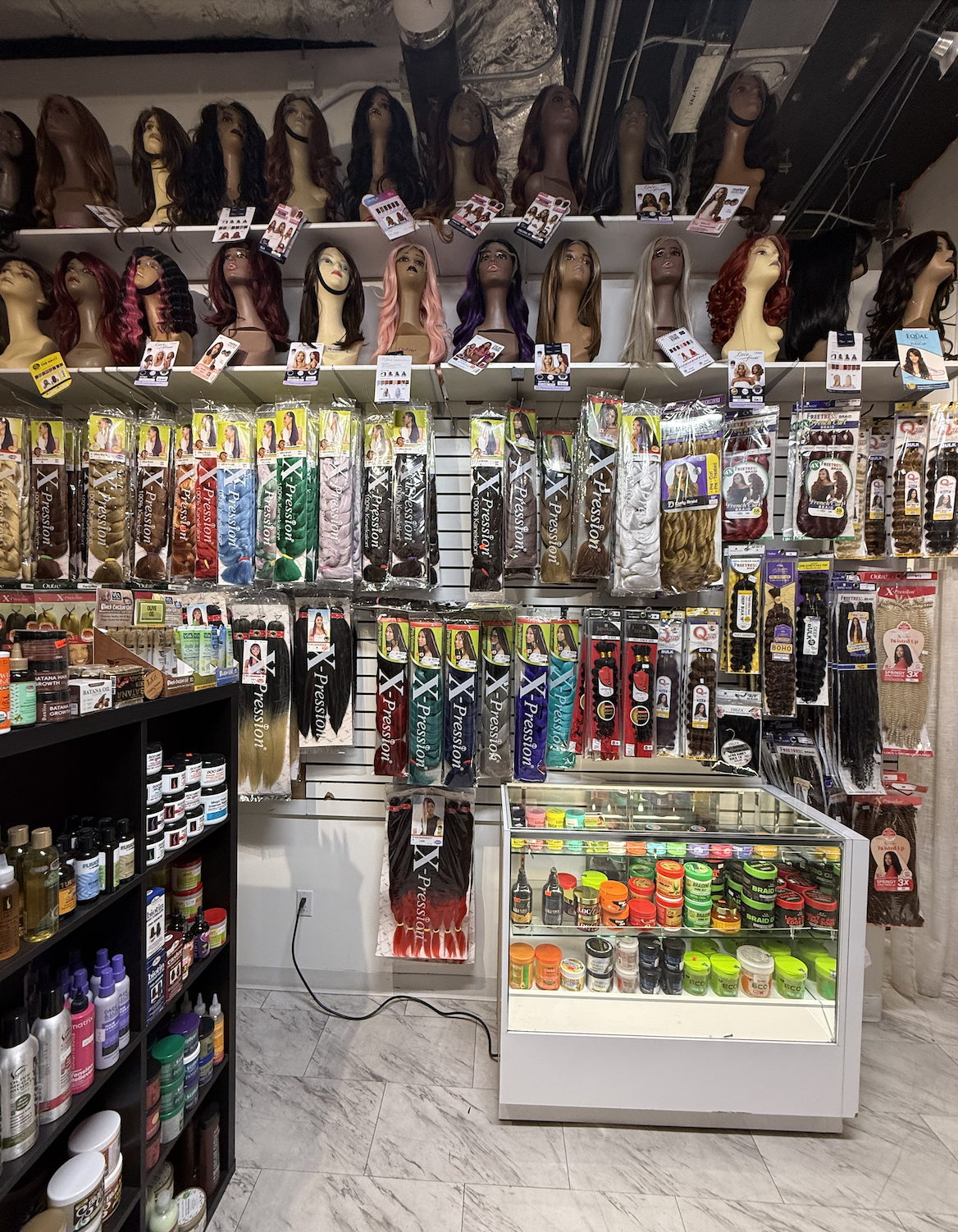 House of Braids, Midtown Plaza, Saskatoon. Photo: Mario Toneguzzi