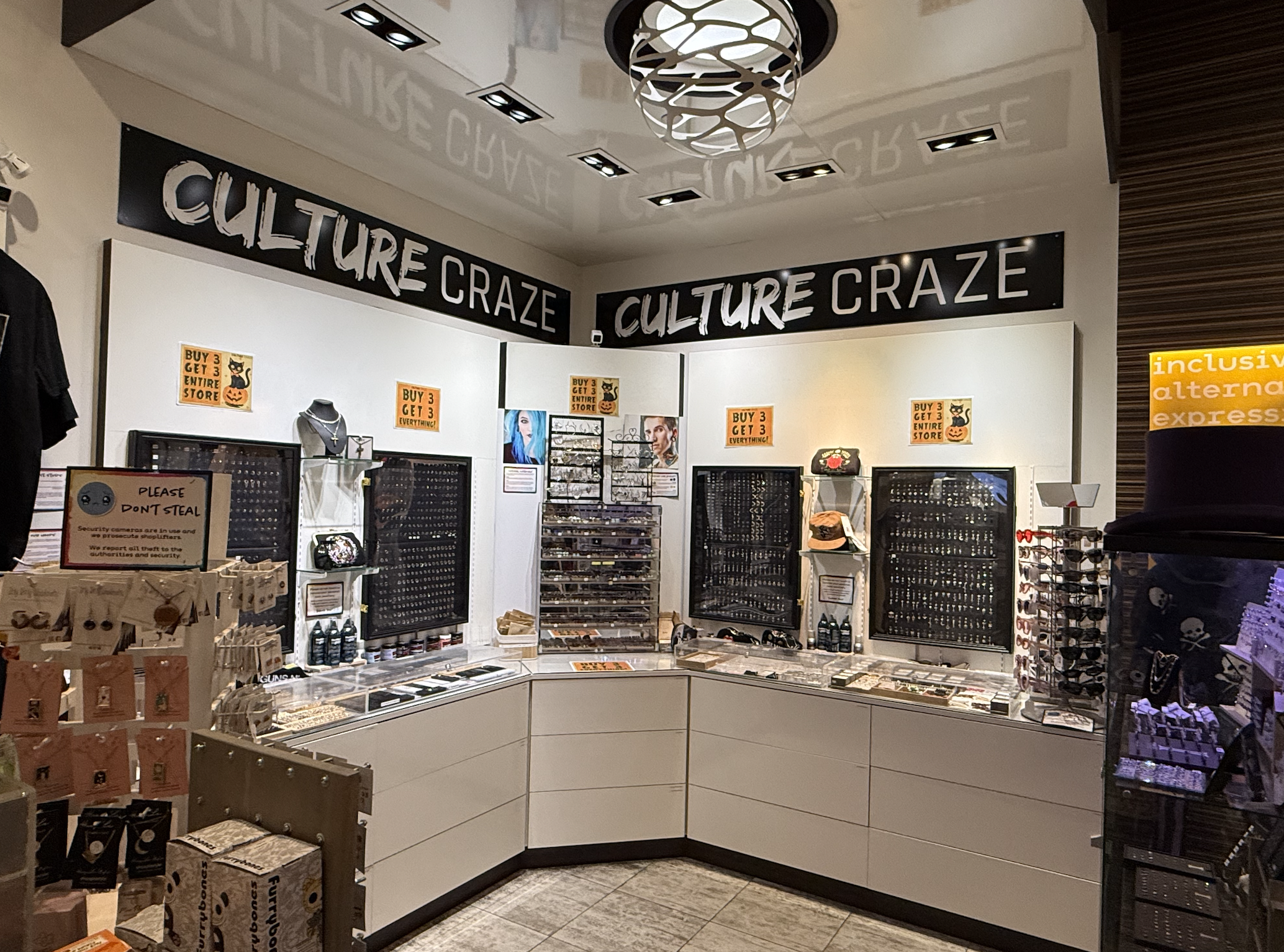 Culture Craze, Midtown Plaza, Saskatoon. Photo: Mario Toneguzzi