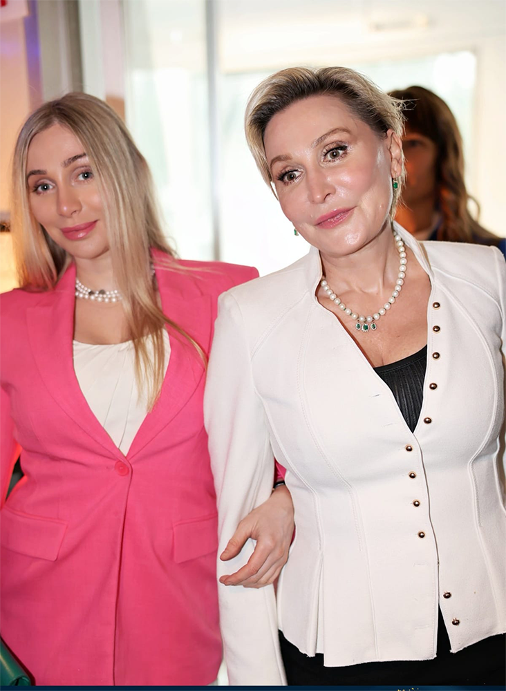Marina Mushlovina, left, and Nila Cook