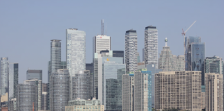 Breakdown of US/Canada trade agreement could cost 102,000 Canadian jobs: CABC report alex ohan photo