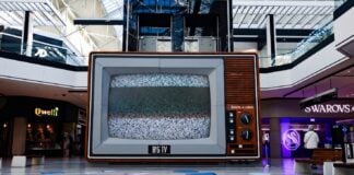 CF Fairview Pointe Claire Launches The B!G TV: A 27-Foot Retro Experience Cadillac Fairview photo